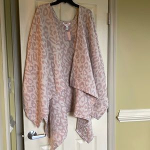 One size Lauren Conrad Shaw